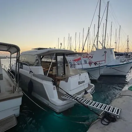 Botel Bizou