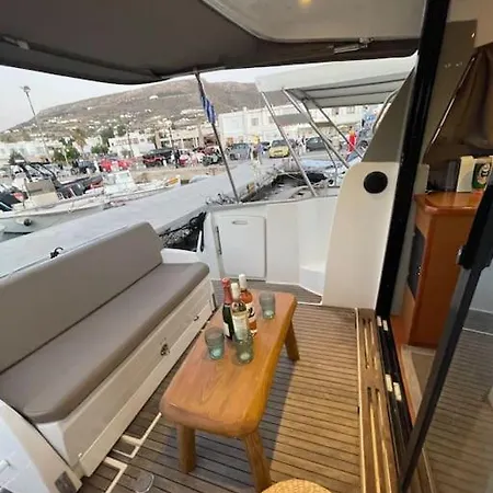 Botel Bizou *